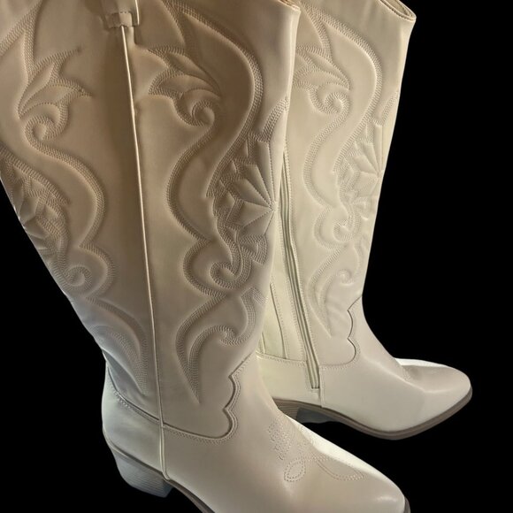 Torrid Western Knee Boots – Size 10W Wide Calf – White – NWOT - Picture 2 of 6